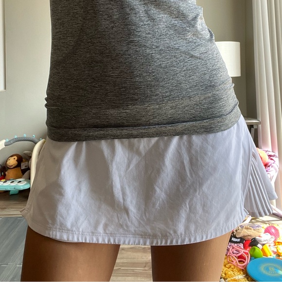 Lululemon Play off the Pleats Tennis Skirt in White Size 2 Regular - Picture 2 of 11